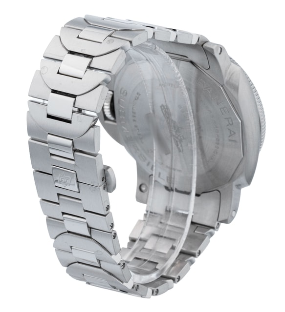 Panerai Submersible PAM01068 Image 3